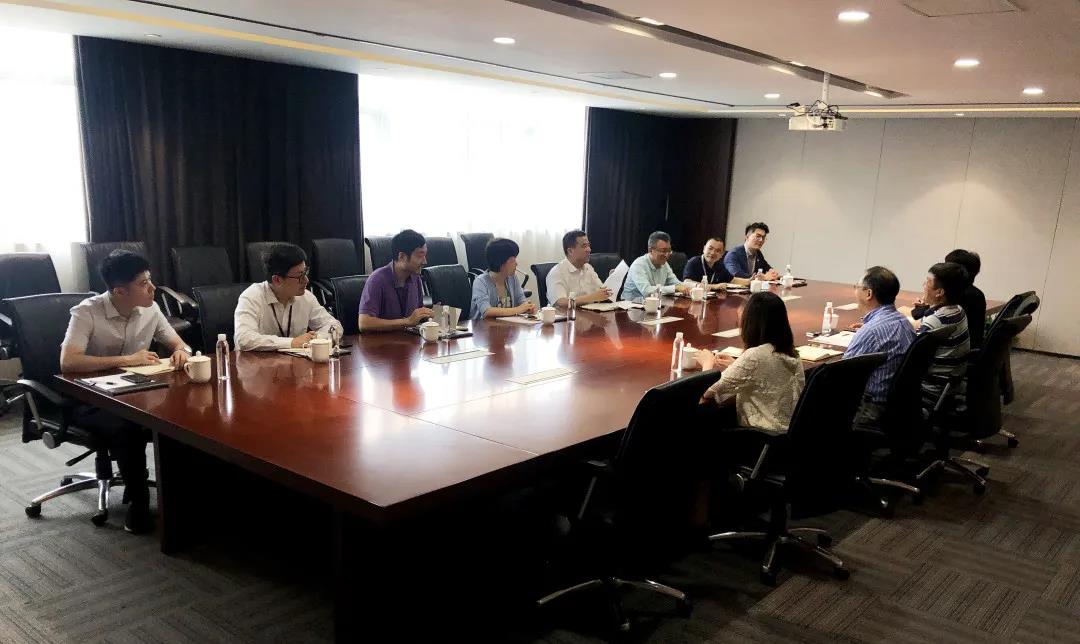 落实政策 利企惠民——园区管委会领导莅临lehu88乐虎国际进行政策解读